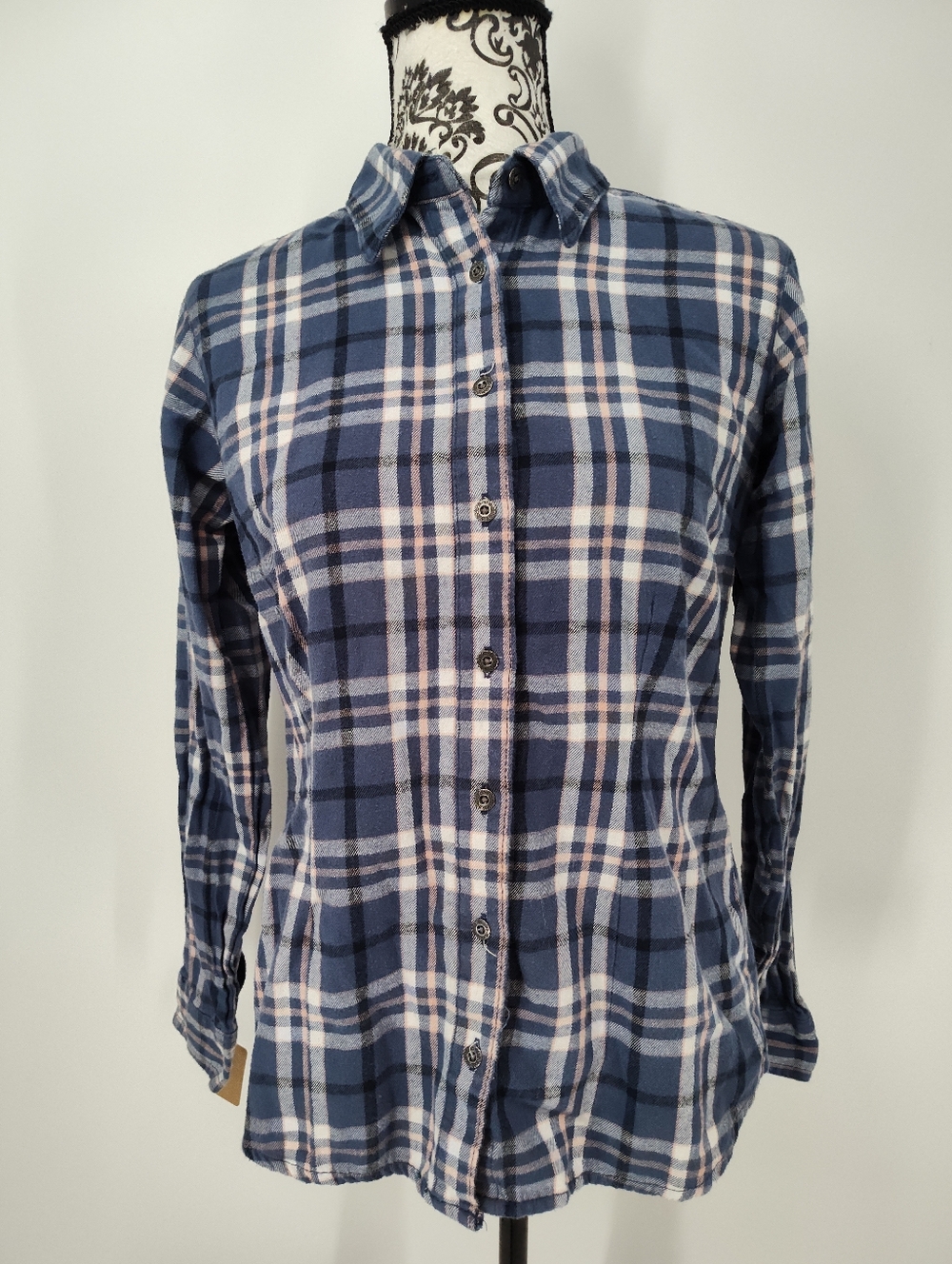 Lincoln Outfitters Women's Blue Plaid Flannel  Button-Down Shirt Size Medium